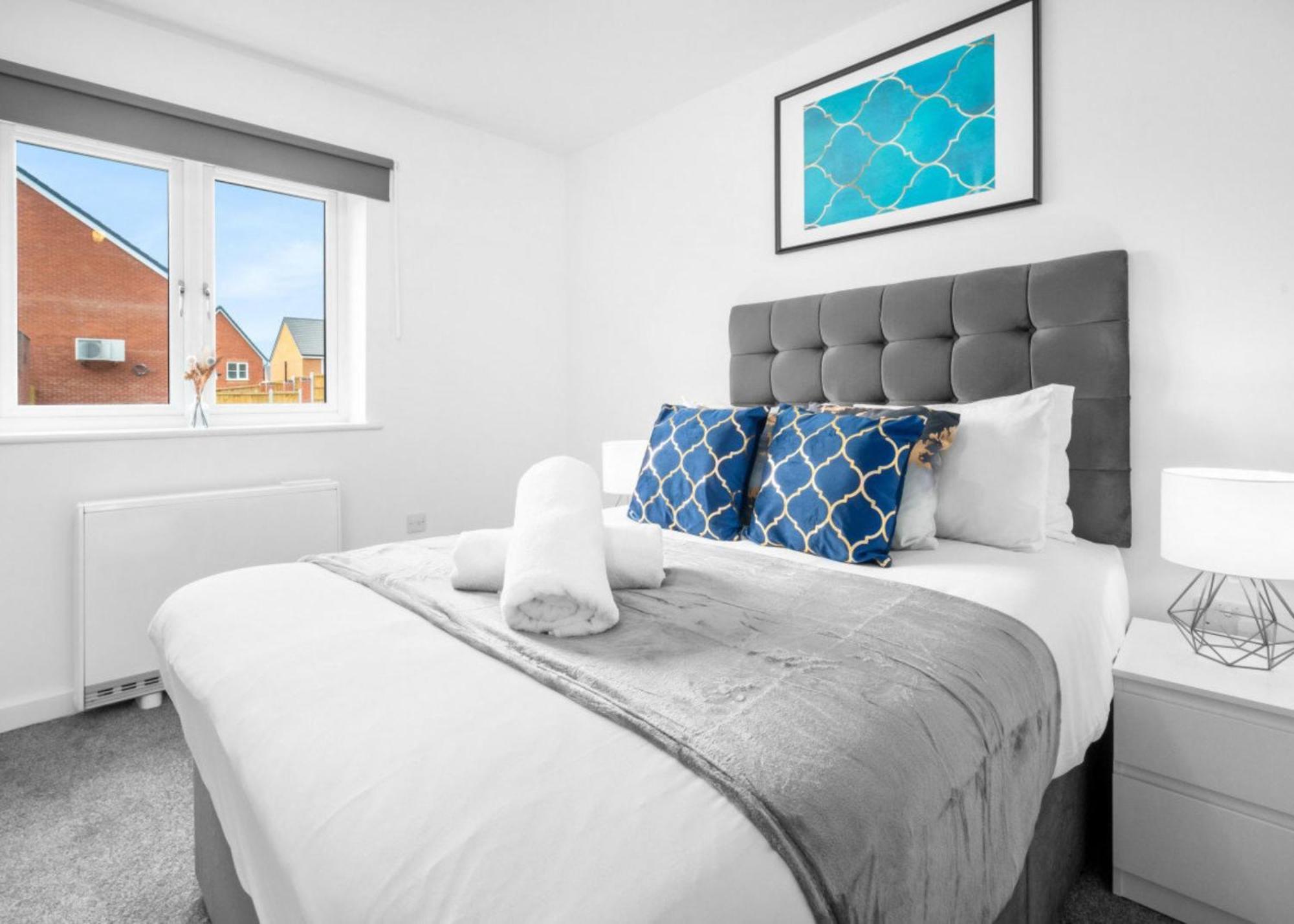 New 2 Bedroom Deluxe Apartment - Parking - Wifi & Netflix - Top Rated - 50C Cradley Heath Extérieur photo